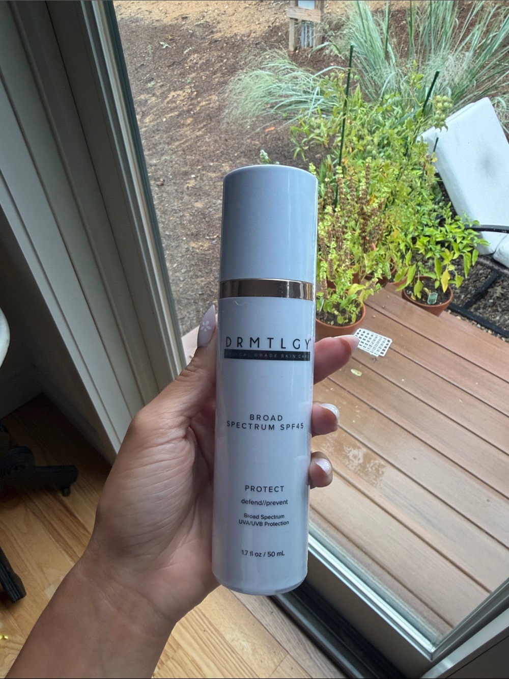 DRMTLGY Protect Broad Spectrum SPF45 Primer - White